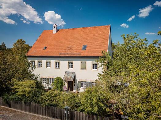 Haus zum Kauf 1.190.000 € 7 Zimmer 363 m² 912 m² Grundstück Frauenneuharting Frauenneuharting 83553