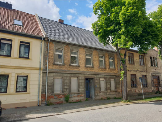 Einfamilienhaus zum Kauf 49.000 € 9 Zimmer 235 m² 497 m² Grundstück Güsten Güsten 39439
