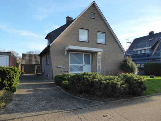 Mehrfamilienhaus zum Kauf 450.000 € 6 Zimmer 135 m² 725 m² Grundstück Eldringstraße 6 Obrighoven Wesel 46485