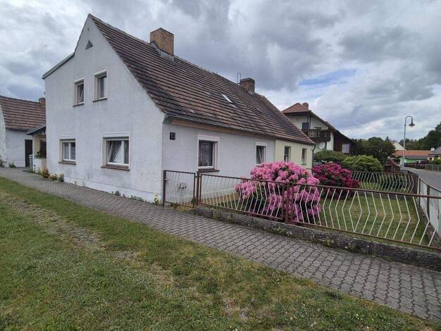 Doppelhaushälfte zum Kauf provisionsfrei 140.000 € 4 Zimmer 95 m² 1.116 m² Grundstück Weißwasser 02943