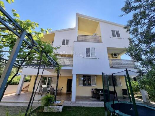 Haus zum Kauf 850.000 € 16 Zimmer 550 m² Zaboric, Sibenik - Okolica Sibenik