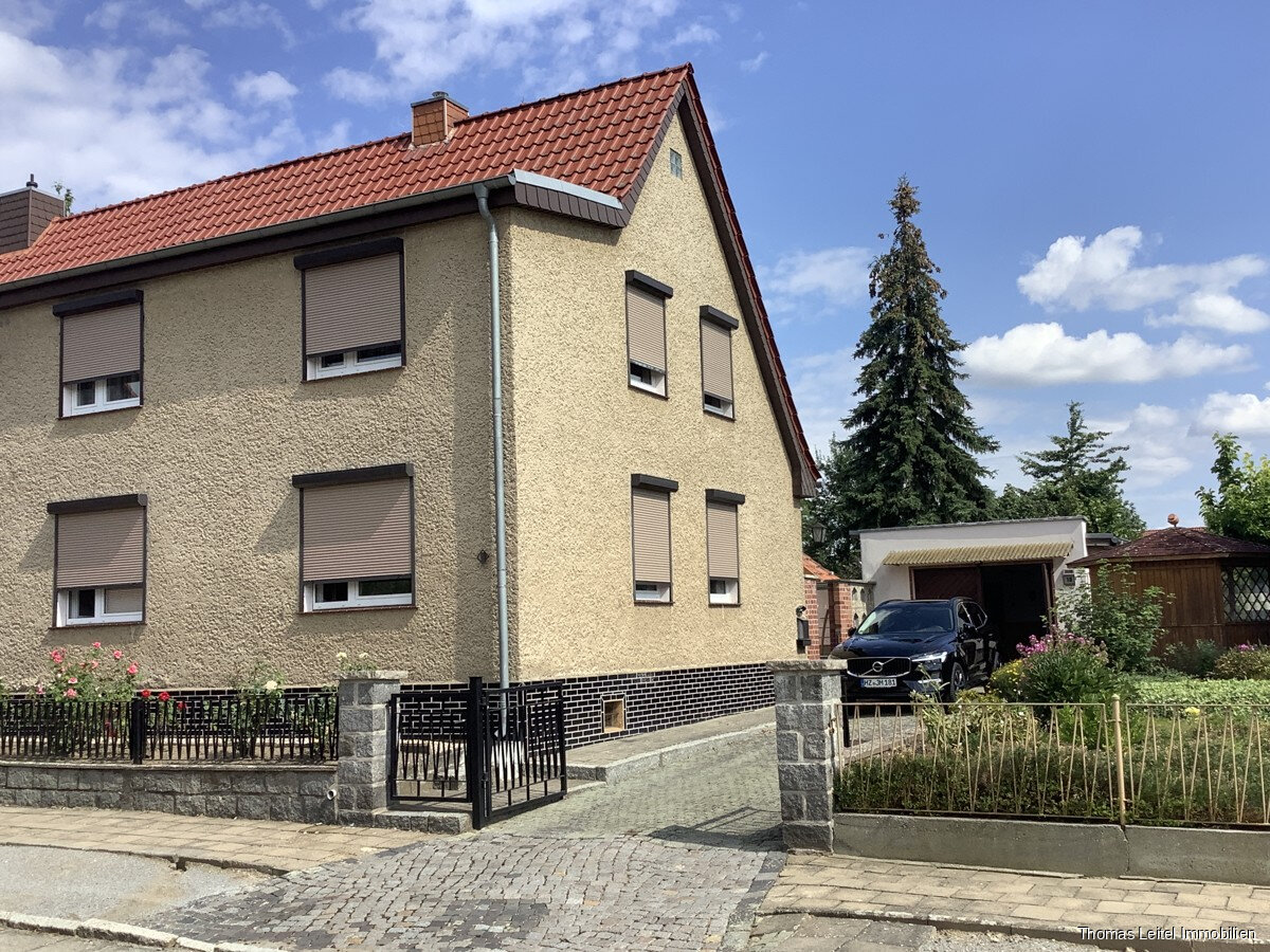 Doppelhaushälfte zum Kauf 138.500 € 4 Zimmer 120 m²<br/>Wohnfläche 459 m²<br/>Grundstück Luisenstraße 10 Oschersleben Oschersleben 39387