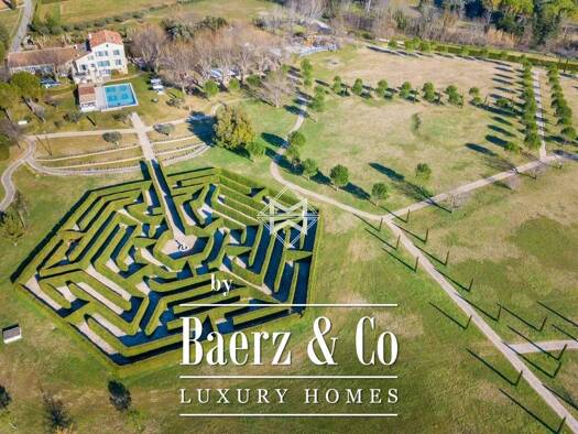 Haus zum Kauf 14.500.000 € 17 Zimmer 677 m² 99.024 m² Grundstück fayence 83440