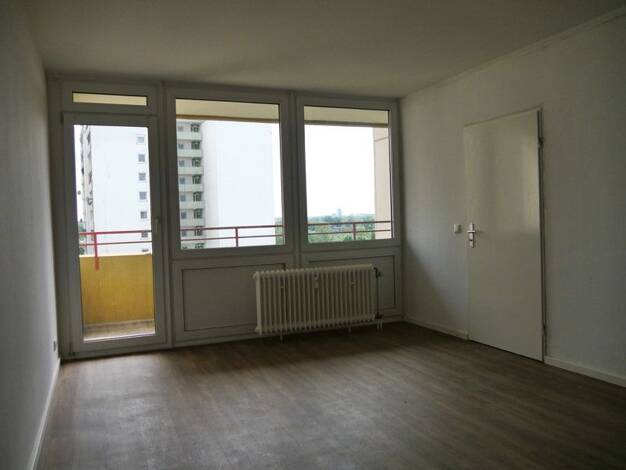 Wohnung zur Miete 553 € 1,5 Zimmer 40,6 m² 18. Geschoss frei ab 10.08.2026 Goethestraße 136 Bischofsheim Maintal 63477