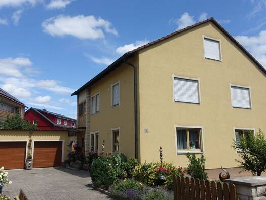 Mehrfamilienhaus zum Kauf 498.000 € 6 Zimmer 220 m² 721 m² Grundstück frei ab sofort Langenfeld Langenfeld 91474