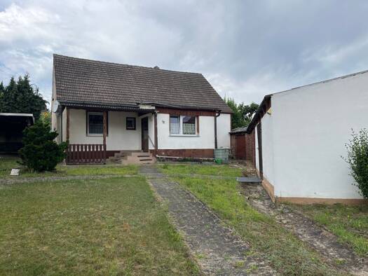 Haus zum Kauf 68.000 € 5 Zimmer 115 m² 702 m² Grundstück frei ab sofort Lawitz 15898
