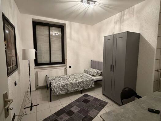 Wohnung zur Miete 290 € 1 Zimmer 15 m² frei ab sofort Brebacher Landstraße 12 St Johann Mitte 66121