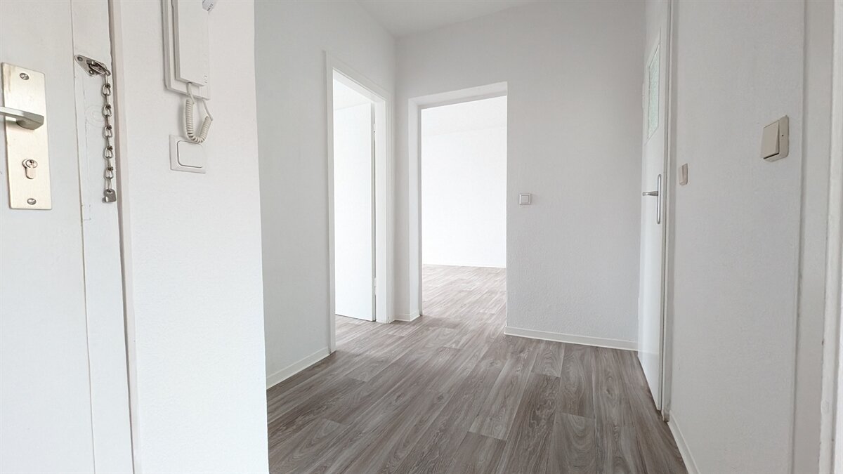 Studio zur Miete 320 € 3 Zimmer 54,9 m²<br/>Wohnfläche 1.<br/>Geschoss Dresdener Straße 50 Spremberg Spremberg 03130