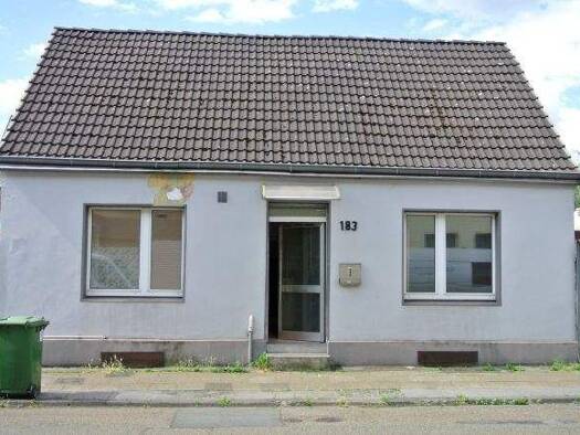 Einfamilienhaus zum Kauf 295.000 € 4,5 Zimmer 100 m² 869 m² Grundstück frei ab sofort Altstadt-Mitte Oberhausen 46049