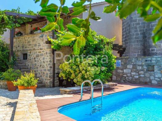 Einfamilienhaus zum Kauf 790.000 € 10 Zimmer 400 m² Gračišće Gračišće 52403