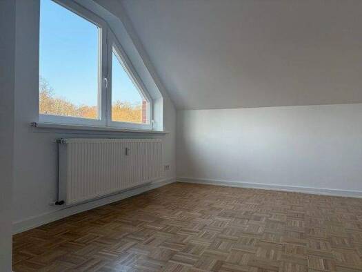 Wohnung zur Miete 1.045 € 3 Zimmer 87 m² 2. Geschoss frei ab sofort Stade 21680