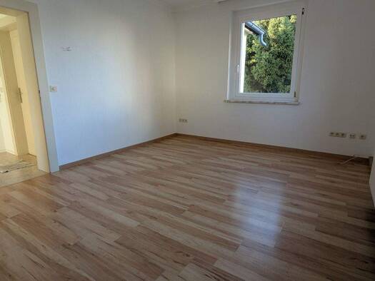 Wohnung zur Miete 320 € 2 Zimmer 58 m² frei ab sofort Greiz Greiz 07973