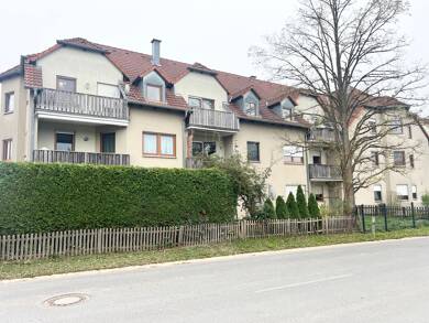 Wohnung zum Kauf 238.000 € 3 Zimmer 70 m² Dachgeschoss, 2. Geschoss Neumarkter Straße 3b Postbauer-Heng Postbauer-Heng 92353
