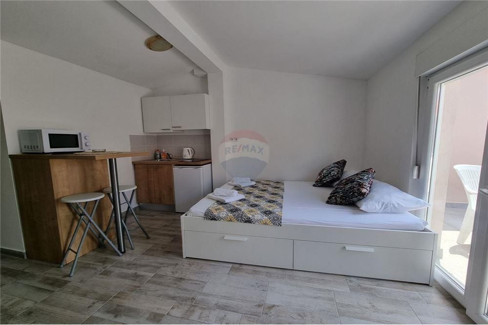 Haus zum Kauf 220.000 € 5 Zimmer 58 m²<br/>Wohnfläche Novalja center 53291