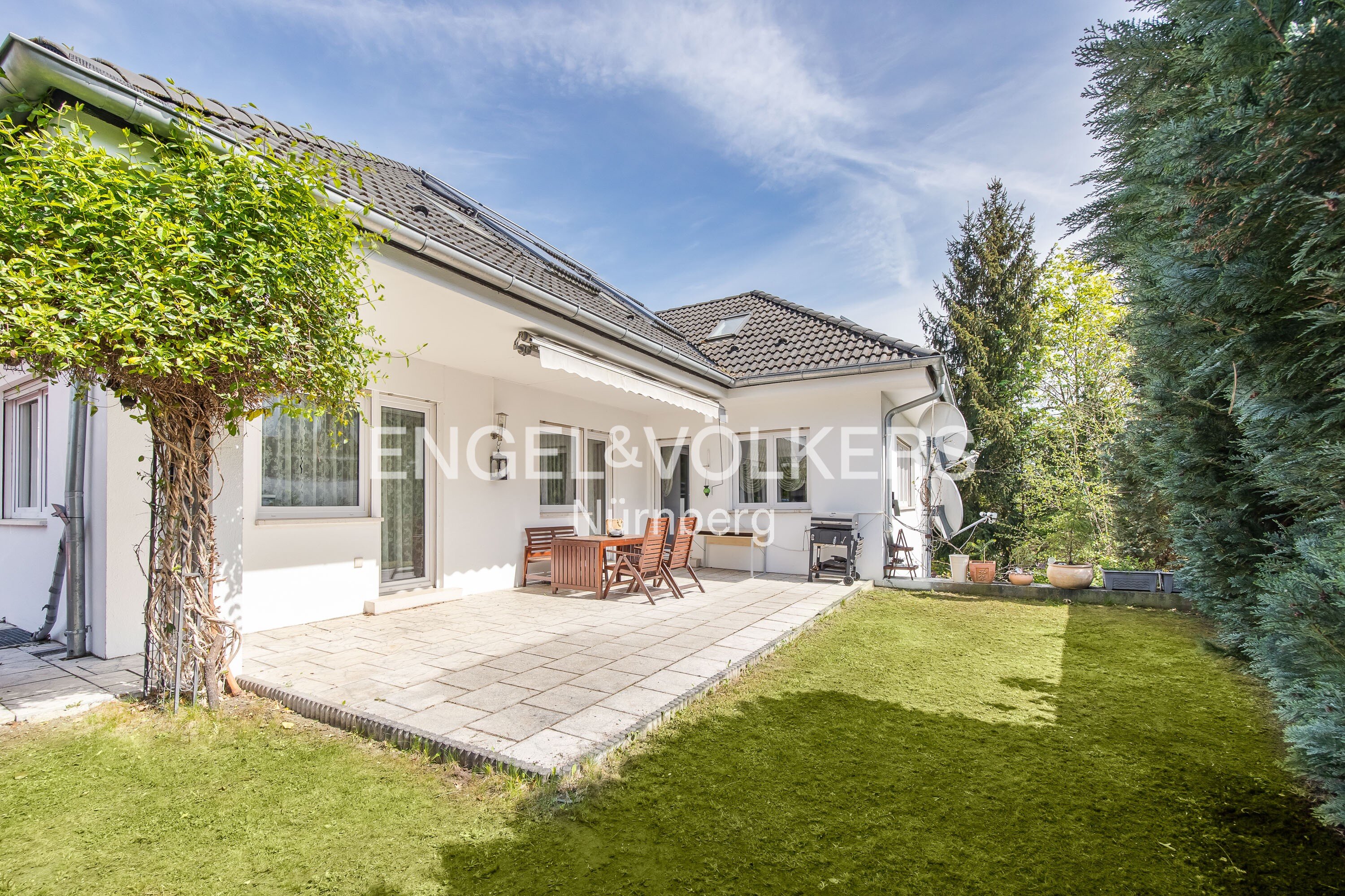 Mehrfamilienhaus zum Kauf 796.000 € 11 Zimmer 341 m²<br/>Wohnfläche 779 m²<br/>Grundstück Rückersdorf Rückersdorf 90607