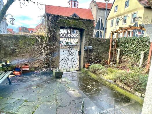 Einfamilienhaus zur Miete 1.150 € 5,5 Zimmer 150 m² 98 m² Grundstück frei ab 01.04.2026 Mühlgasse 2 Frickenhausen 97252