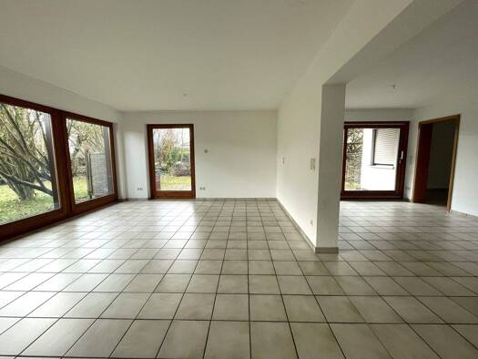 Wohnung zur Miete 1.100 € 4,5 Zimmer 108,3 m² EG frei ab 01.01.2026 Laichingen 89150