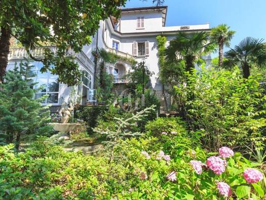 Villa zum Kauf 9 Zimmer 780 m² 1.500 m² Grundstück Dizzasco 22020