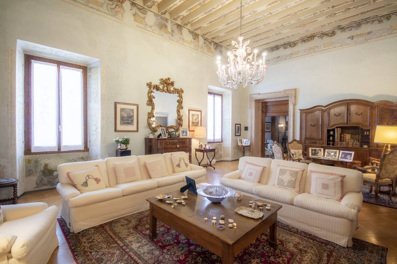 Apartment zum Kauf 1.450.000 € 8 Zimmer 320 m²<br/>Wohnfläche 2.<br/>Geschoss Piazza Ottolini VERONA 37100