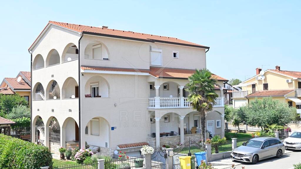 Haus zum Kauf 1.300.000 € 19 Zimmer 659 m² 423,9 m² Grundstück Porec 52440