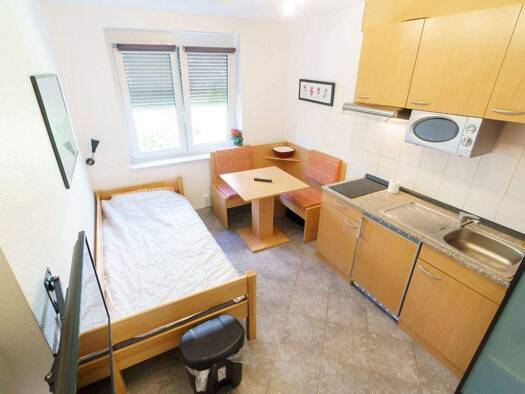 WG-Zimmer zur Miete Wohnen auf Zeit 530 € 11 m² frei ab 07.05.2026 Anne-Frank-Str. 0 Bonlanden Filderstadt - Bonlanden 70794