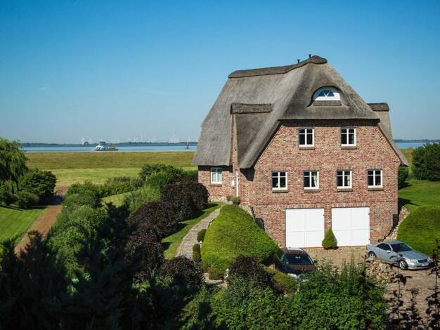 Einfamilienhaus zum Kauf provisionsfrei 1.380.000 € 4 Zimmer 200 m² 2.651 m² Grundstück Glückstadt 25348
