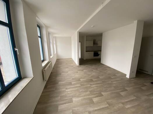 Wohnung zur Miete 330 € 1,5 Zimmer 54,7 m² 2. Geschoss frei ab sofort Altenburg 04600