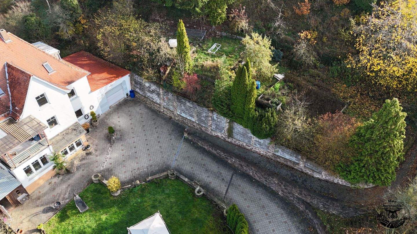 Immobilie in Frankenberg - Großzügiges Wohnhaus mit drei Wohneinheiten und abwechslungsreichem Grundstück in zentraler Lage - Bild 3