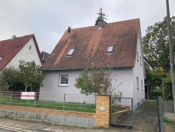 Haus zum Kauf 499.000 € 5 Zimmer 118 m²<br/>Wohnfläche 557 m²<br/>Grundstück ab sofort<br/>Verfügbarkeit Vach 181 Fürth 90768