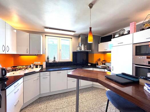 Einfamilienhaus zum Kauf 699.000 € 6,5 Zimmer 158 m² 410 m² Grundstück Preungesheim Frankfurt am Main 60435