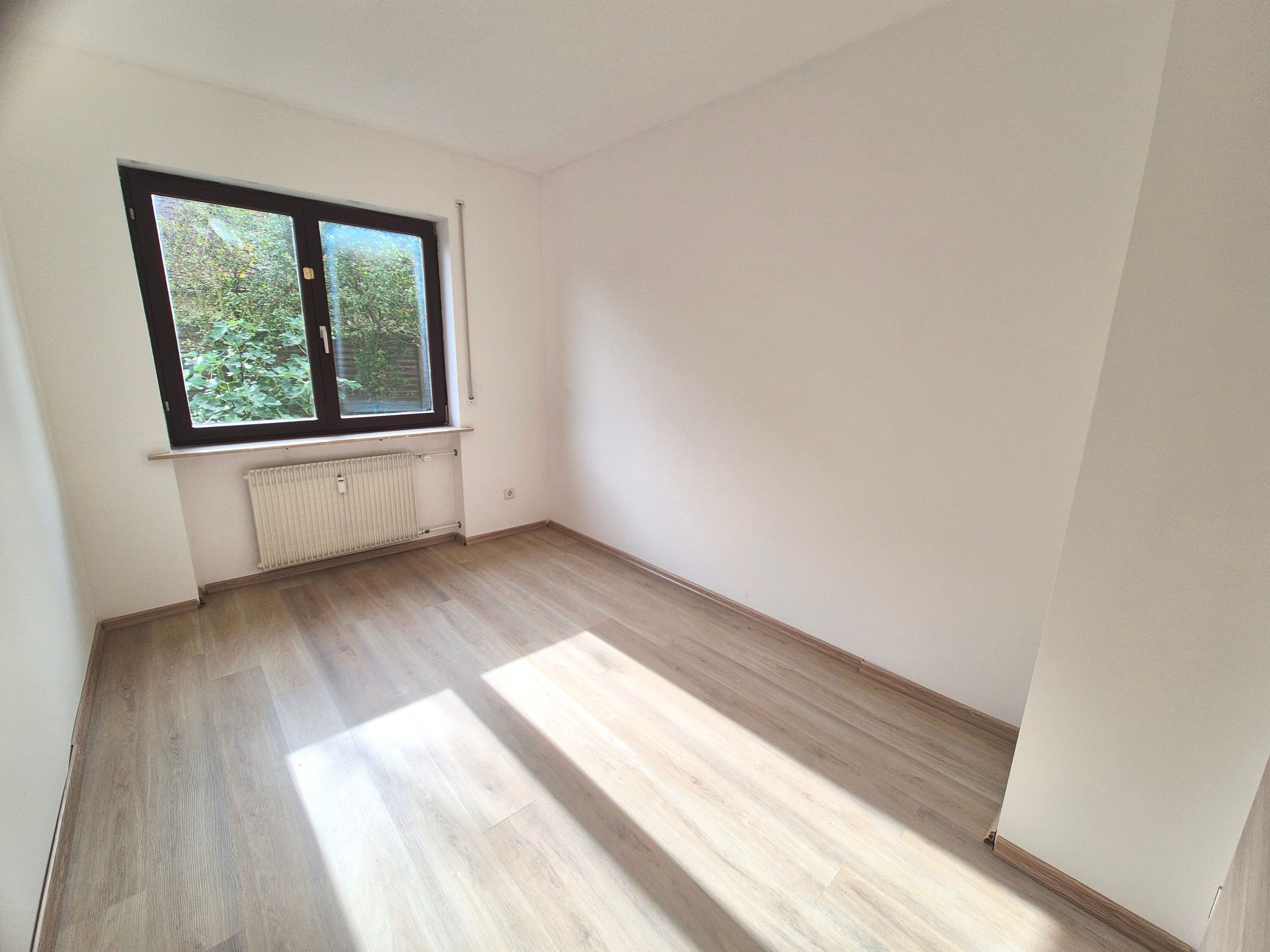 Wohnung zur Miete 1.220 € 5 Zimmer 130,9 m²<br/>Wohnfläche 1.<br/>Geschoss ab sofort<br/>Verfügbarkeit Spessartstr. 6 Kist 97270