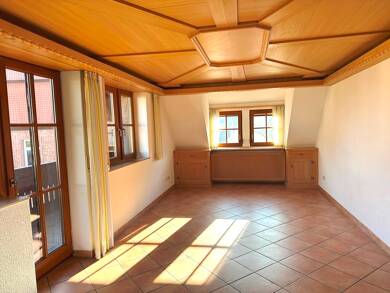 Wohnung zur Miete 700 € 4 Zimmer 96 m² Dachgeschoss Laudenbach 63925