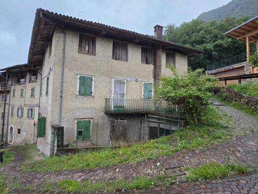 Haus zum Kauf 150.000 € 400 m² 54 m² Grundstück Tenno