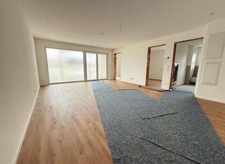 Wohnung zur Miete 1.150 € 3 Zimmer 64,5 m²<br/>Wohnfläche 1.<br/>Geschoss 15.07.2025<br/>Verfügbarkeit Staufenstraße 14 Hilzingen Hilzingen 78247