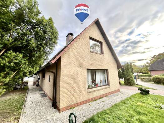 Mehrfamilienhaus zum Kauf 899.900 € 9 Zimmer 290 m² 1.264 m² Grundstück frei ab sofort Quickborn 25451
