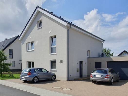 Einfamilienhaus zum Kauf provisionsfrei 650.000 € 8 Zimmer 198 m² 586 m² Grundstück Geseke 59590