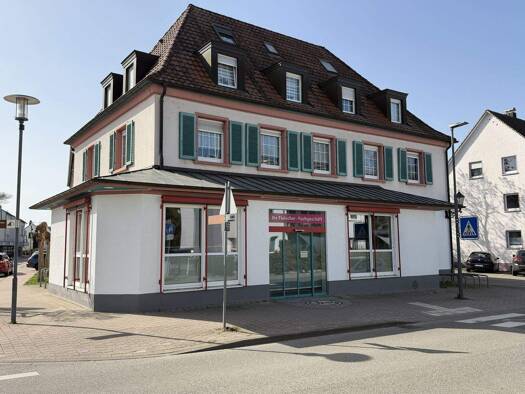Laden zur Miete 1.400 € 5 Zimmer 170 m² Verkaufsfläche Hindenburgstraße 86 Denzlingen 79211