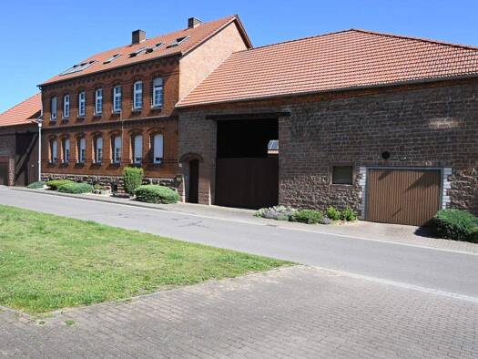 Bauernhaus zum Kauf provisionsfrei 450.000 € 10 Zimmer 320 m² 5.344 m² Grundstück frei ab sofort Ivenrode Altenhausen 39343