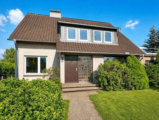 Einfamilienhaus zum Kauf 269.000 € 8 Zimmer 200 m² 1.761 m² Grundstück Holdenstedt Uelzen 29525