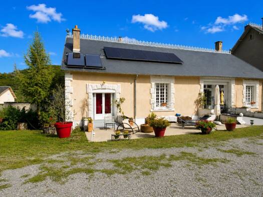 Haus zum Kauf 208.000 € 196 m² 1.294 m² Grundstück Croze 23500