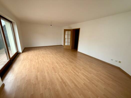 Wohnung zur Miete 810 € 2,5 Zimmer 74 m² Geschoss 1/3 frei ab sofort Kahl am Main 63796