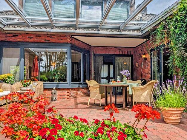 Einfamilienhaus zum Kauf 529.000 € 6 Zimmer 212,1 m² 1.400 m² Grundstück Varel Varel 26316