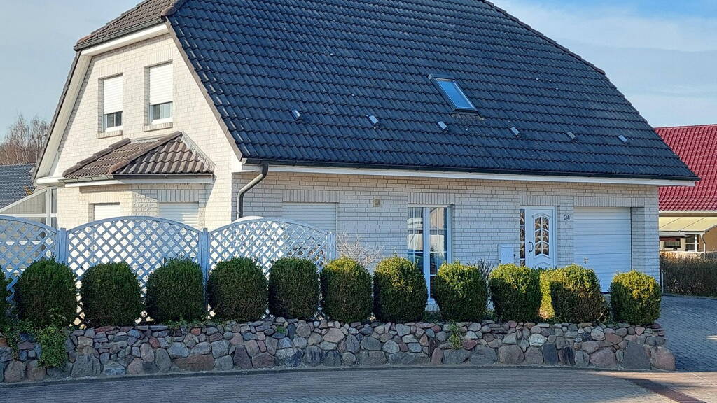 Einfamilienhaus zum Kauf provisionsfrei 350.000 € 3,5 Zimmer 120,1 m² 423 m² Grundstück Röbel Röbel / Müritz 17207