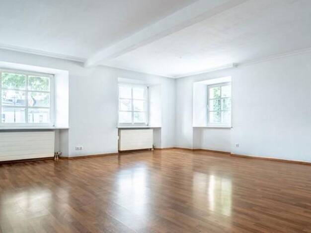 Wohnung zum Kauf provisionsfrei 269.000 € 4 Zimmer 145 m² EG Schloßplatz 4 Leonberg Maxhütte-Haidhof OT Leonberg 93142