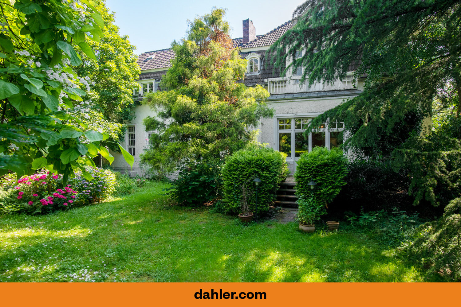 Villa zum Kauf 900.000 € 9 Zimmer 319 m²<br/>Wohnfläche 952 m²<br/>Grundstück Niederdollendorf Königswinter / Niederdollendorf 53639