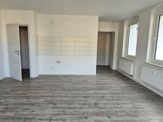 Wohnung zur Miete 470 € 2 Zimmer 70 m² 3. Geschoss frei ab 01.11.2026 Hußstraße 11 Innenstadt Gera 07545