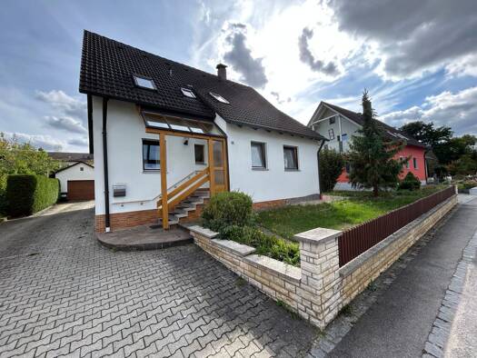 Einfamilienhaus zum Kauf 285.000 € 5 Zimmer 157 m² 777 m² Grundstück frei ab sofort Vilseck Vilseck 92249