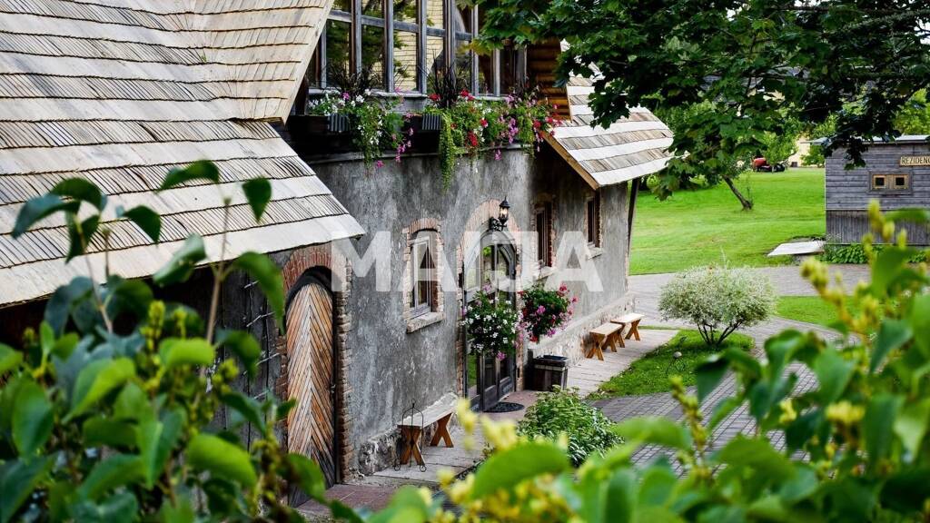 Einfamilienhaus zum Kauf 826.600 € 60 Zimmer 2.175 m² 394.000 m² Grundstück Renges, Strades dstr, Talsu d Strazde 3291