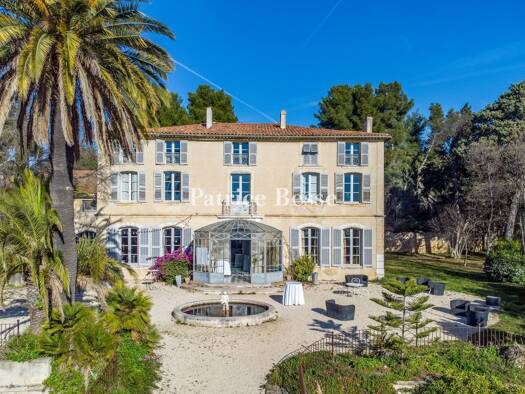 Einfamilienhaus zum Kauf 2.700.000 € 12 Zimmer 550 m² 34.065 m² Grundstück Cathedrale Toulon 83000