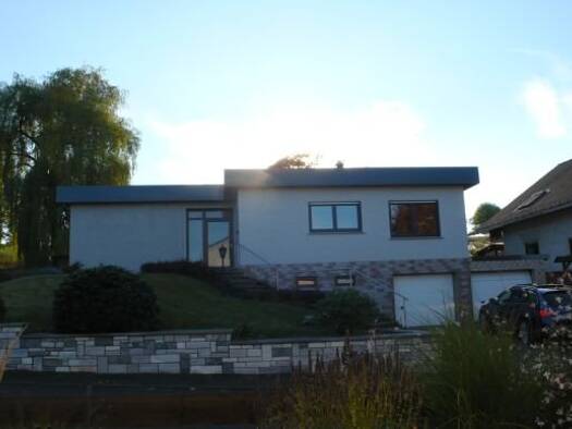 Einfamilienhaus zur Miete 1.320 € 5 Zimmer 120 m² 975 m² Grundstück frei ab 01.01.2027 Wiesenstraße (Thalheim) Thalheim Dornburg 65599